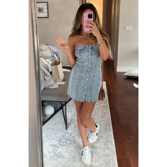 Meshki Tiani Buttoned Denim Mini Dress in Light Blue Size Medium - Picture 2 of 8